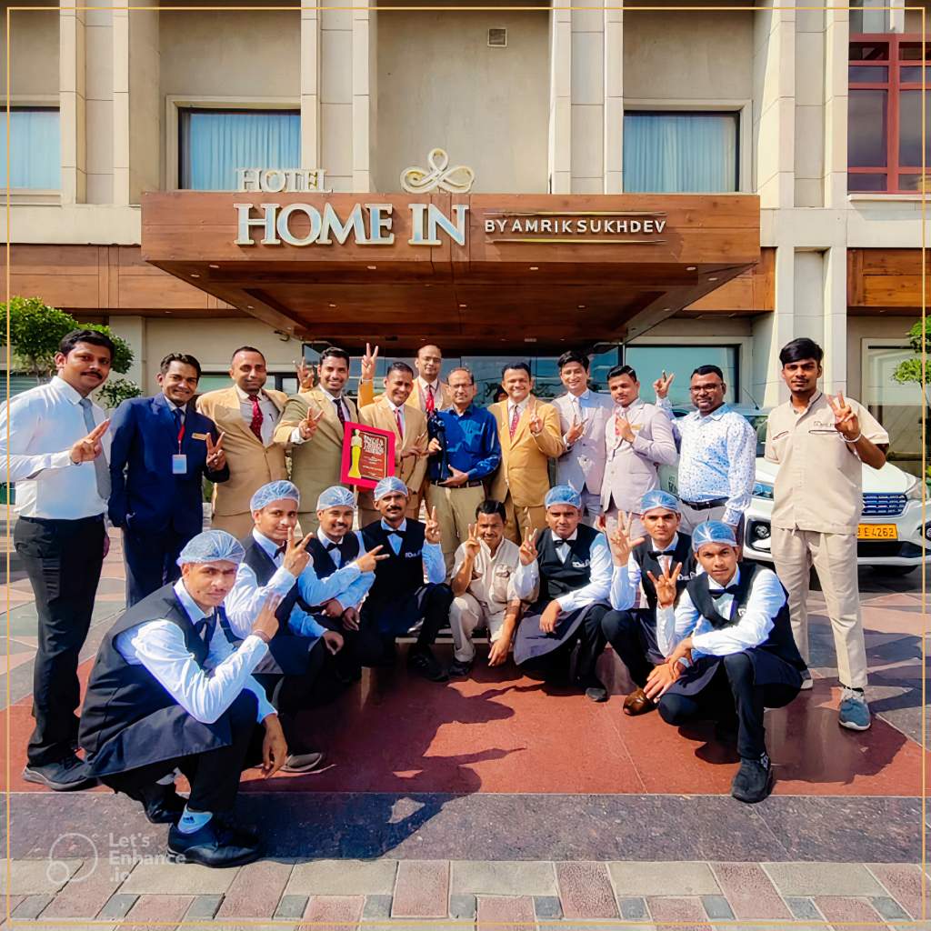 Celebrity in Hotel Home IN